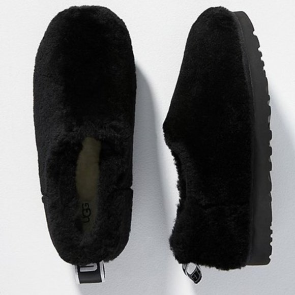 UGG Classic Cozy Bootie Sheepskin Slip On Slipper Boots Black Size 6 NEW - Picture 1 of 7